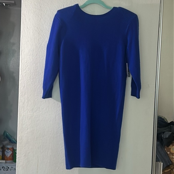 Frame Cashmere Blend
Strong Shoulder
Minidress In Blue Size
SP. NWOT - Picture 6 of 7